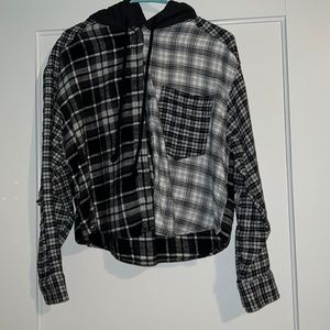 american eagle, flannel, cropped, size medium, black,white, grey